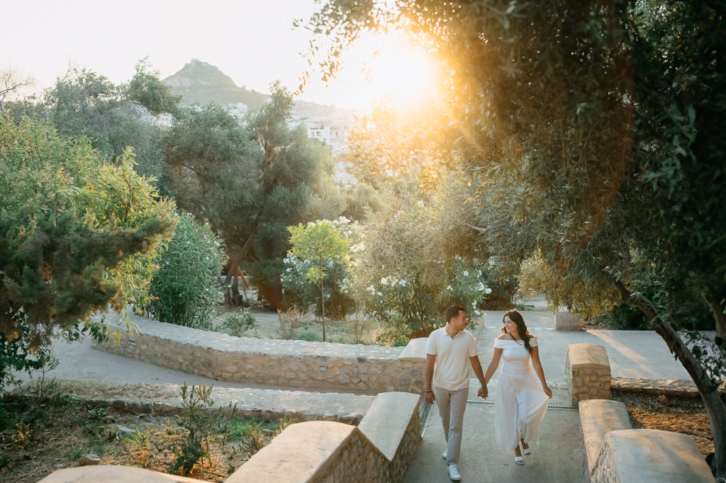 ENGAGEMENT PHOTOGRAPHER IN GREECE